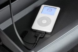 C9F2-V6-572 -EU Mazda   iPod